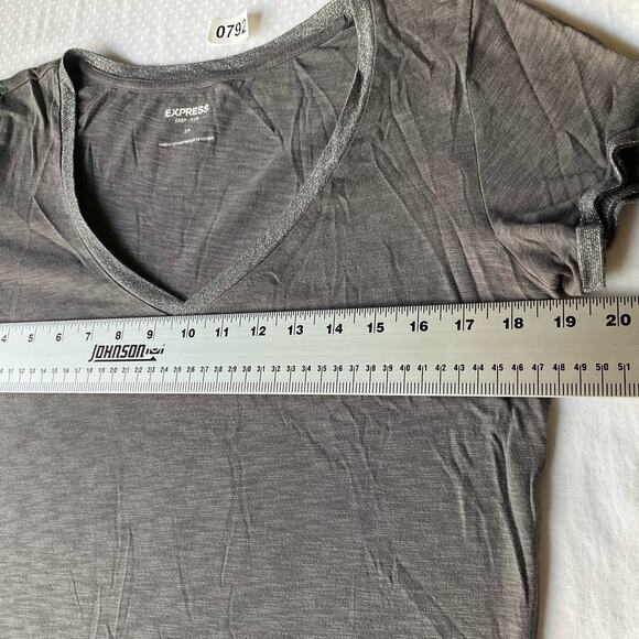 Express Women’s Short Sleeve V-neck T-shirt size S /P, Solid Gray - Picture 4 of 7